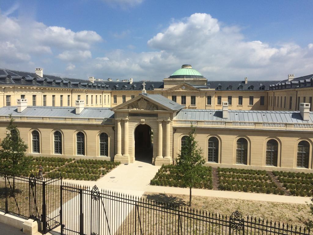 Hotel Des Lys Versailles Exterior photo